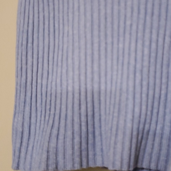 Beautiful purplish-blue ribbed turtleneck - Picture 2 of 2